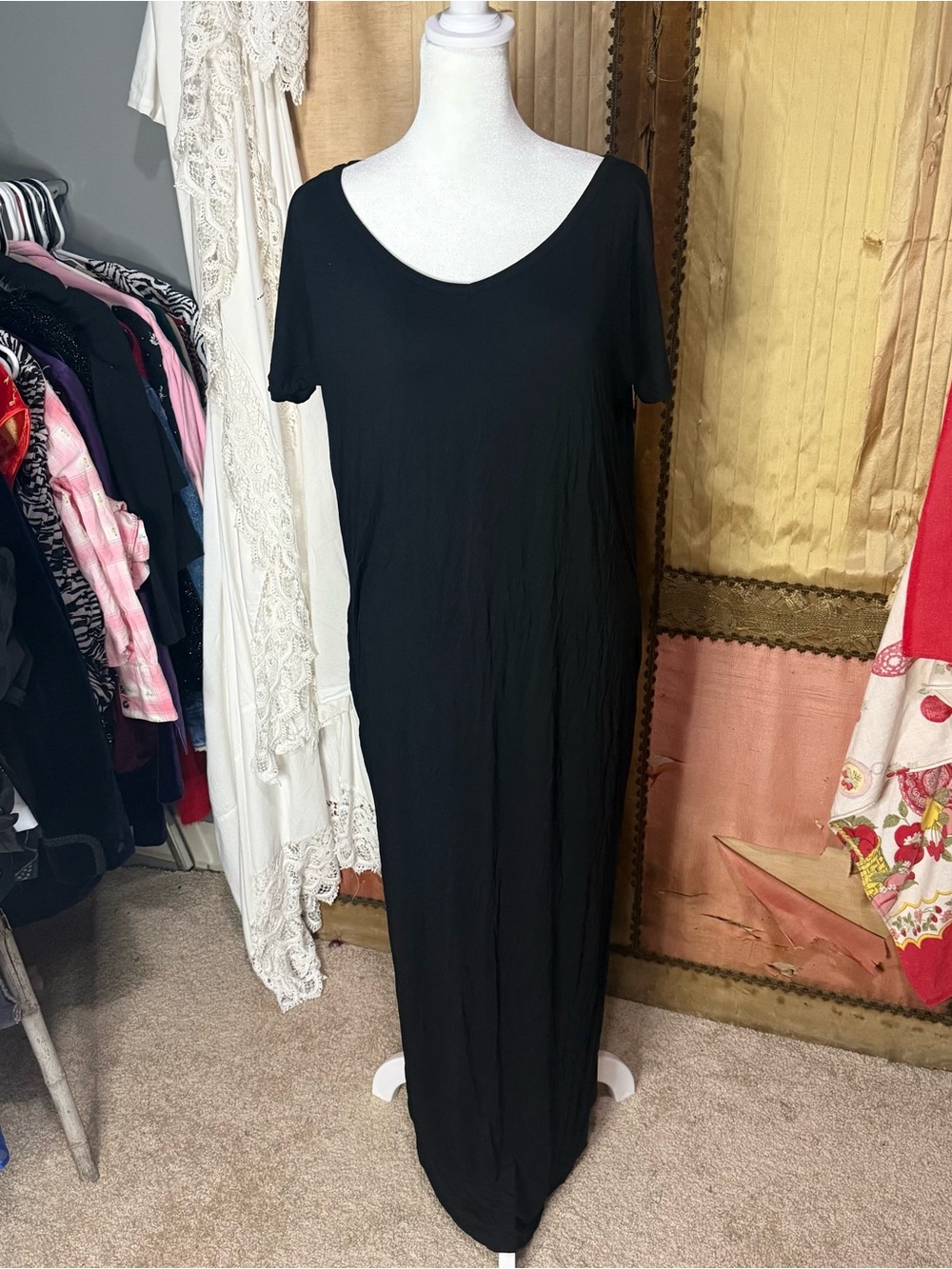 Forever 21 Black Short-Sleeve V-Neck Maxi Dress